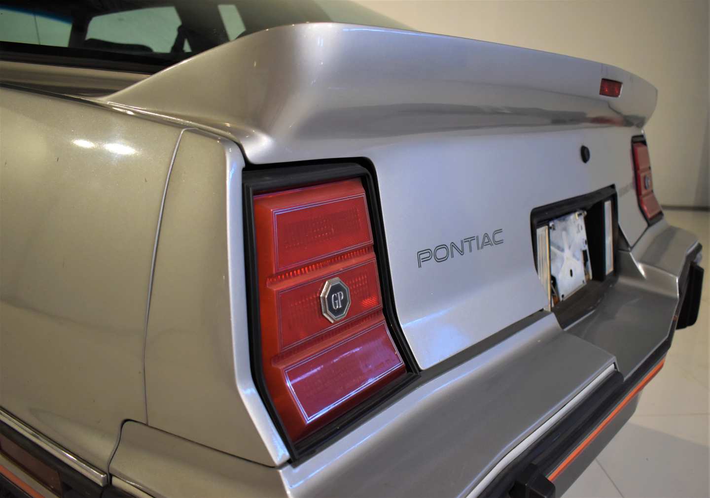 8th Image of a 1986 PONTIAC GRAND PRIX