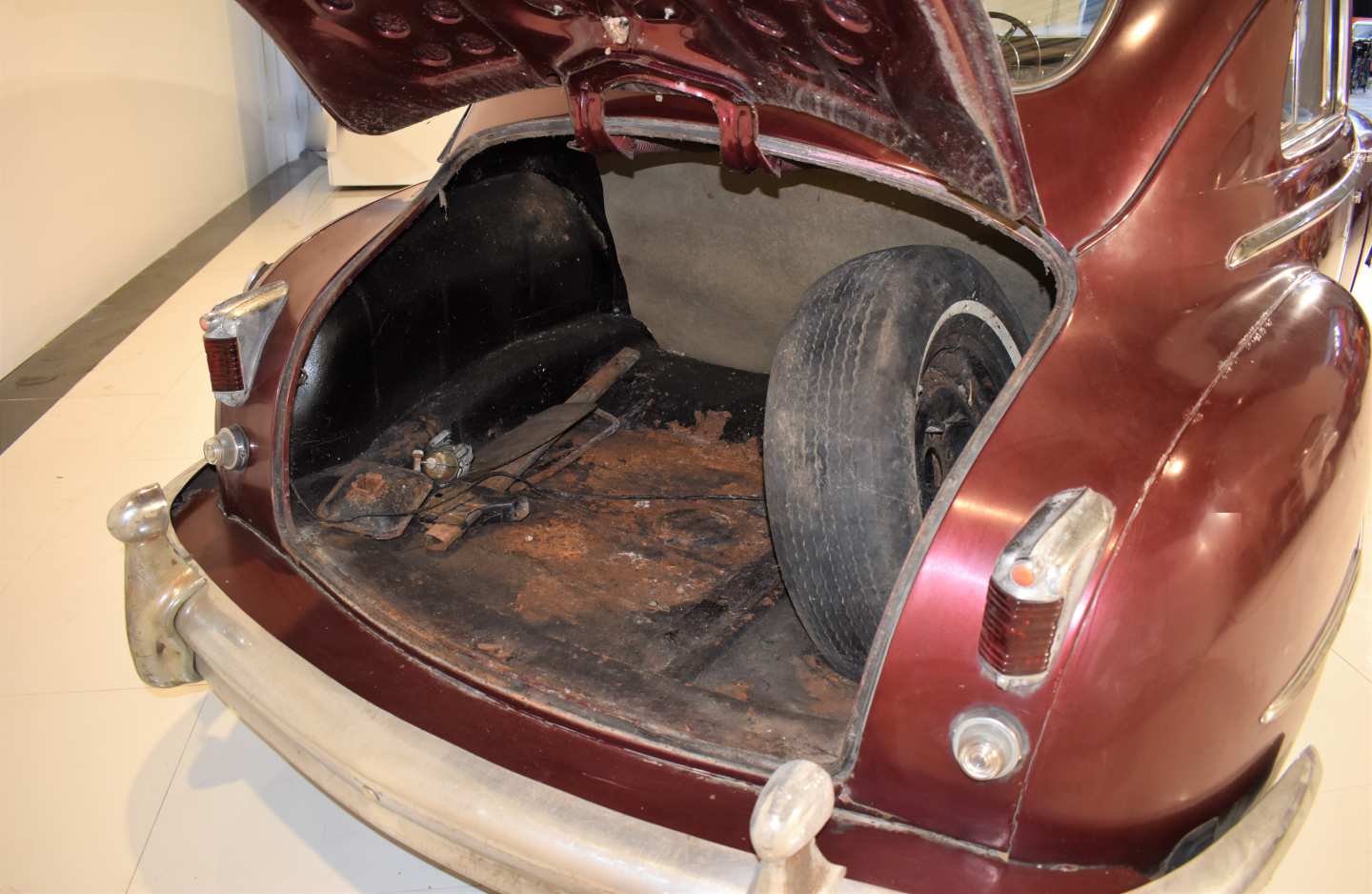 12th Image of a 1948 CHRYSLER WINDSOR