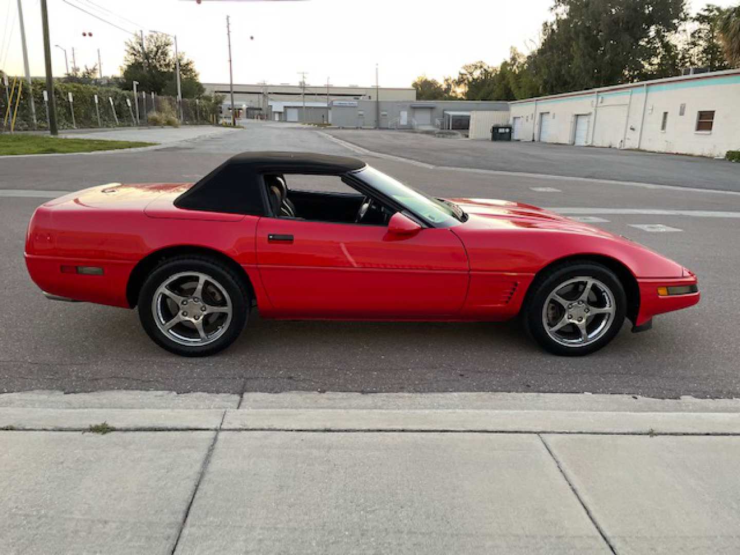 3rd Image of a 1995 CHEVROLET CORVETTE