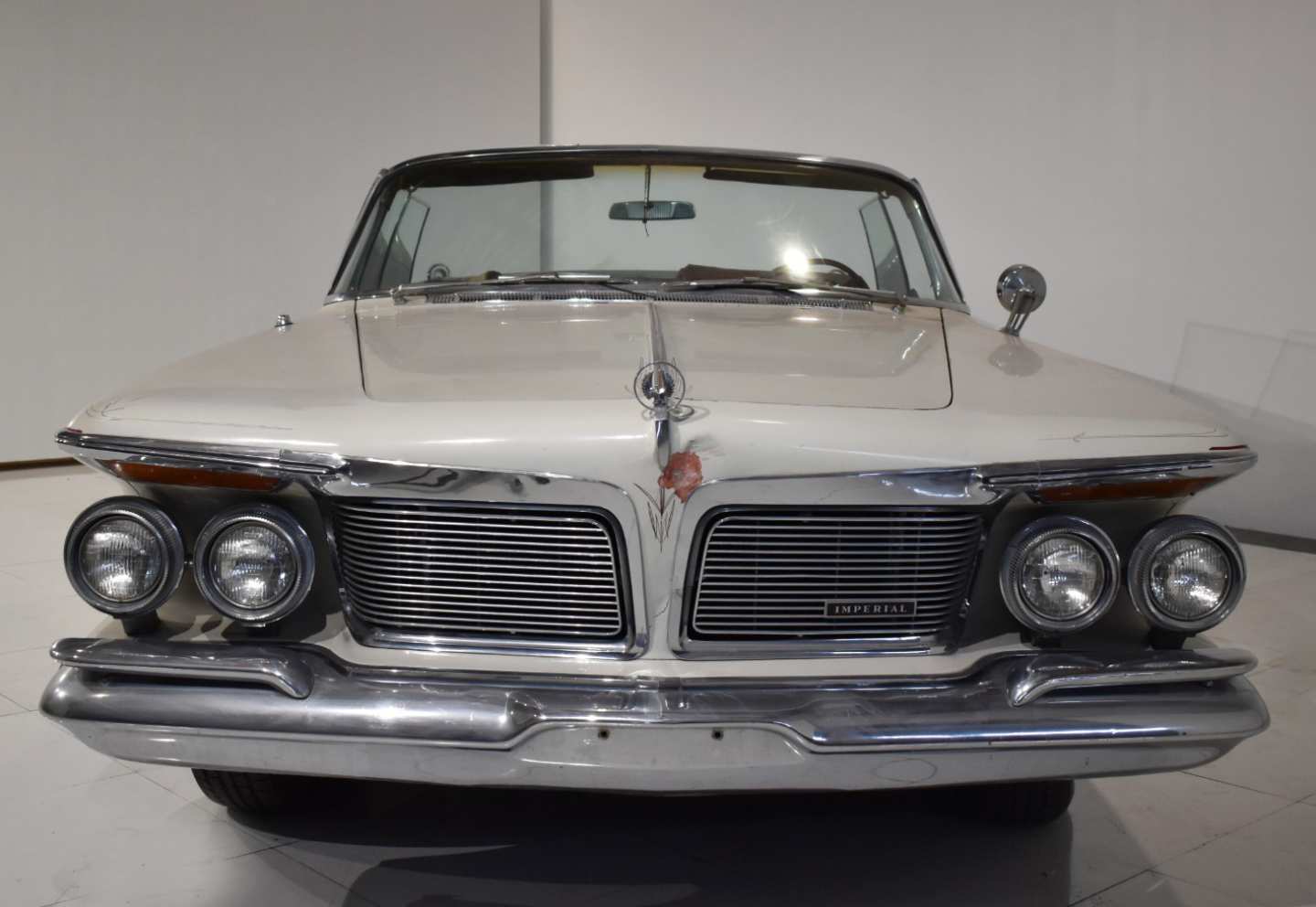 3rd Image of a 1962 CHRYSLER IMPERIAL
