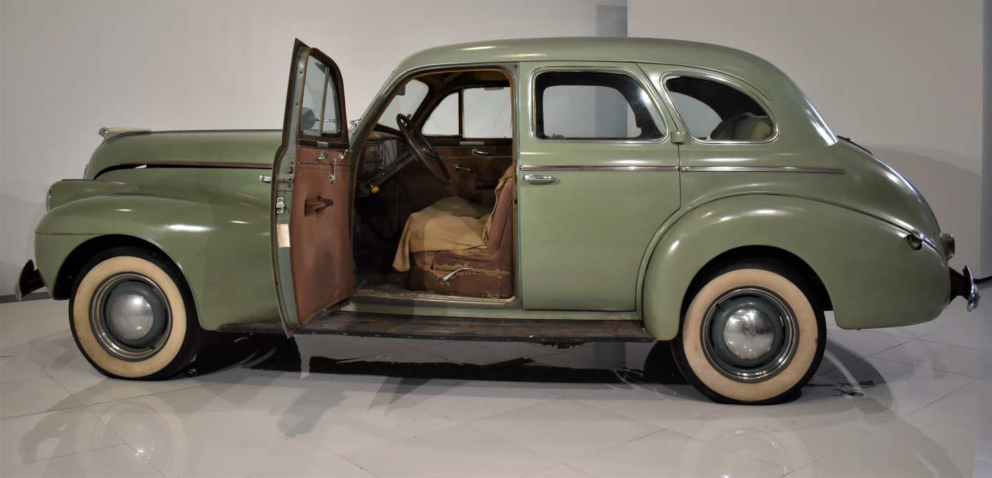3rd Image of a 1940 OLDSMOBILE 60 SERIES