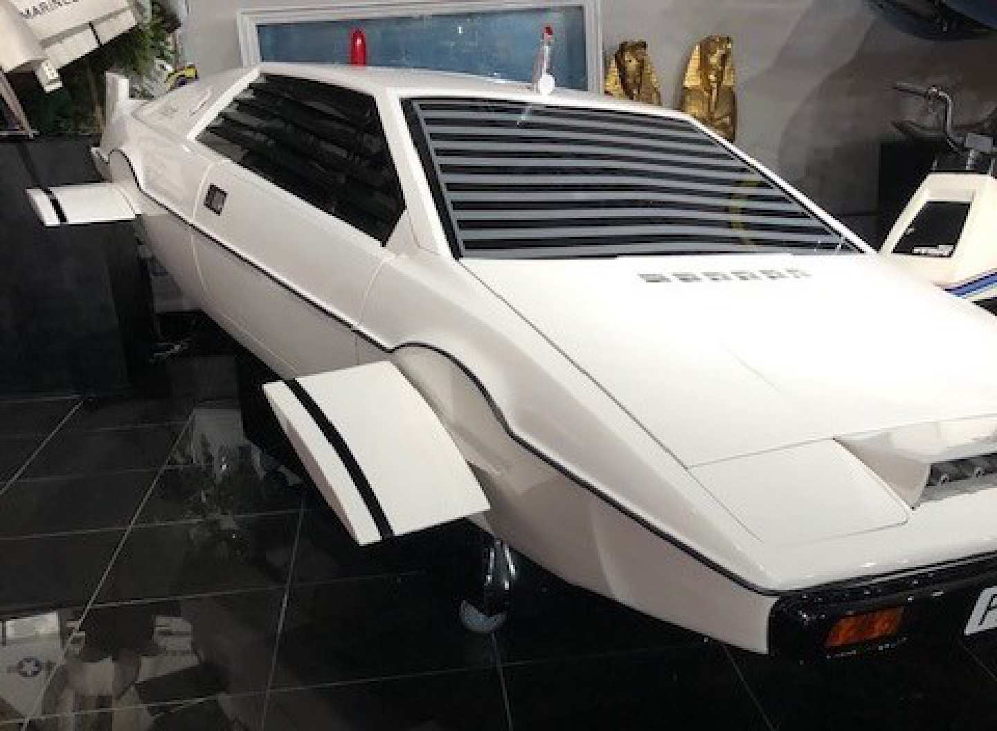 4th Image of a N/A JAMES BOND LOTUS ESPRIT