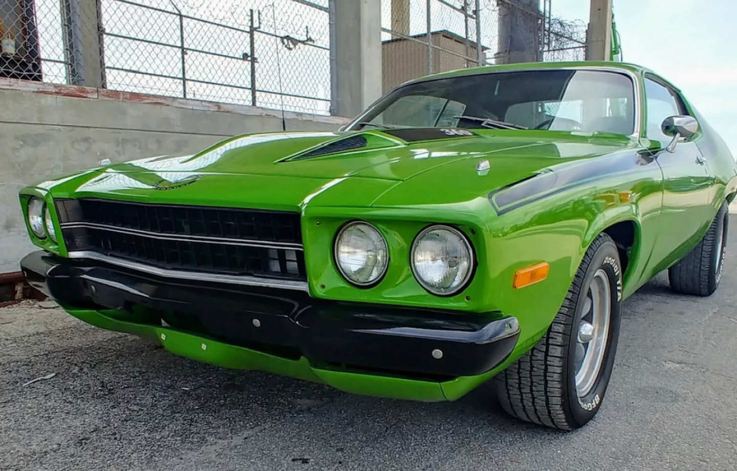 2nd Image of a 1973 PLYMOUTH ROADRUNNER