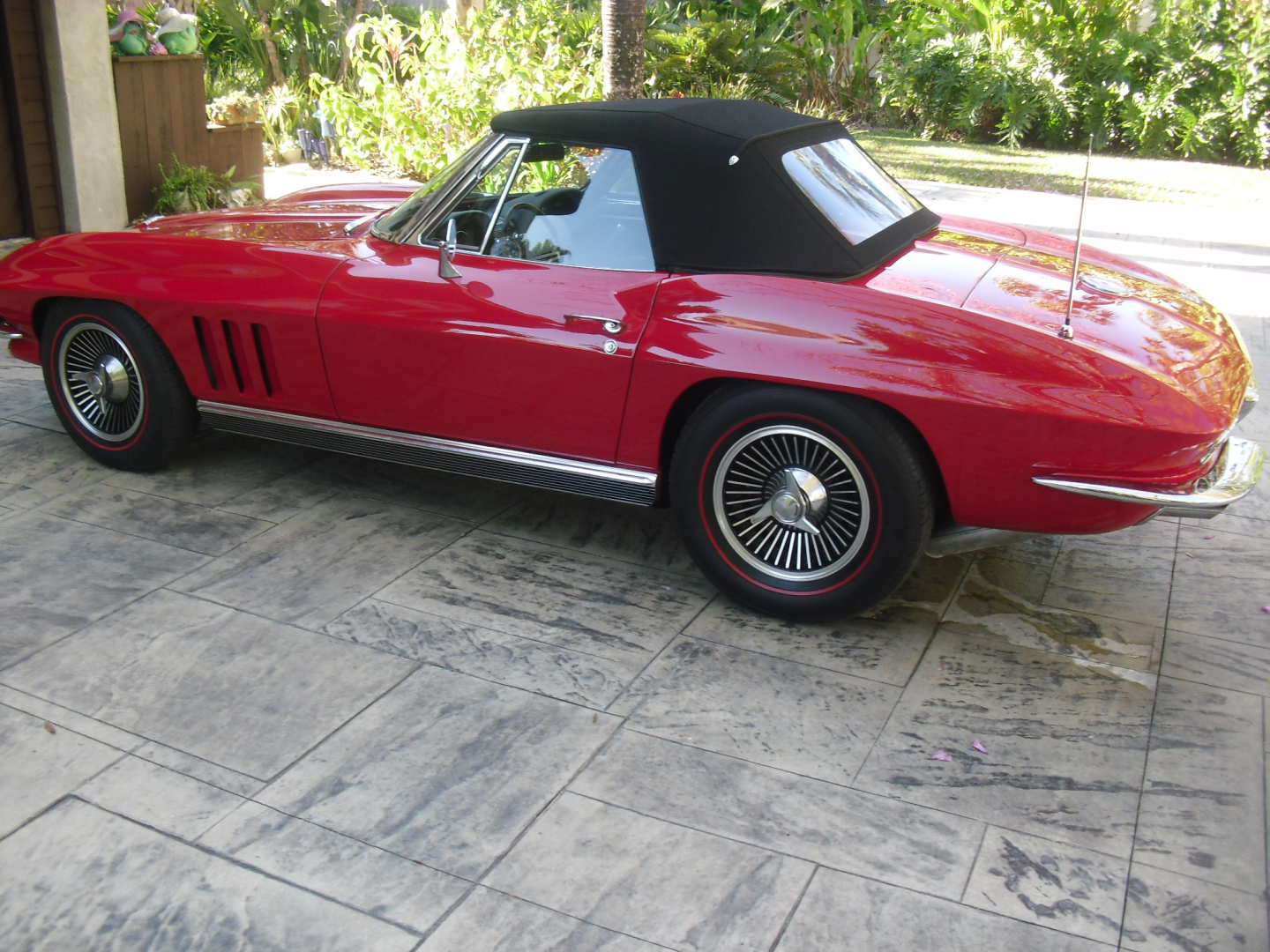 1st Image of a 1966 CHEVROLET CORVETTE