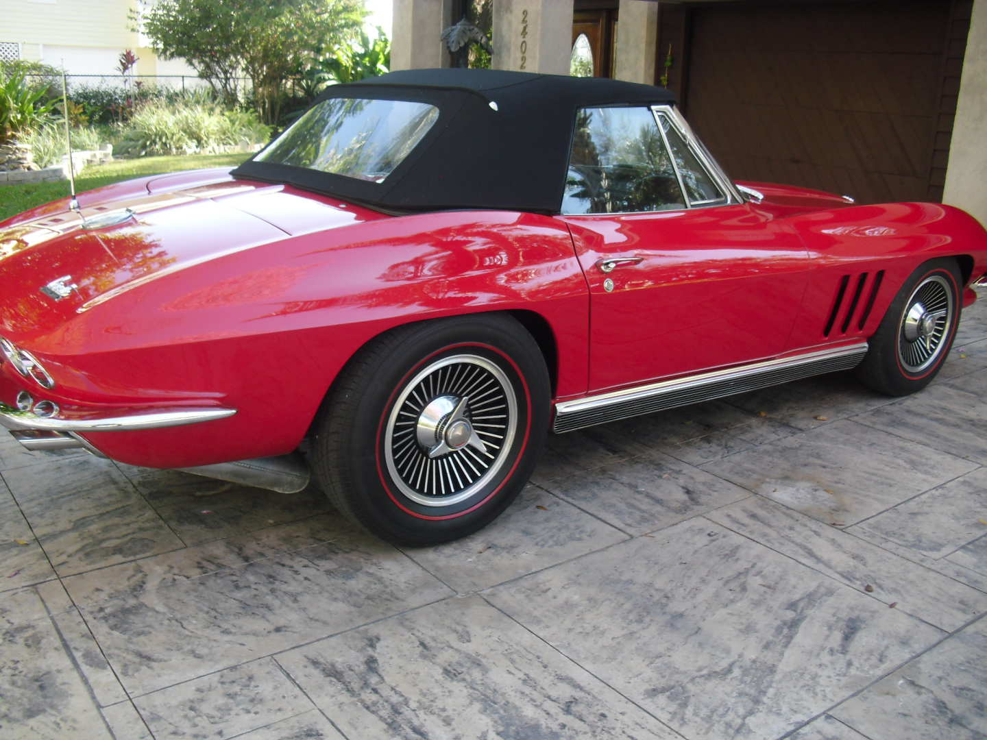 3rd Image of a 1966 CHEVROLET CORVETTE