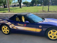 Image 2 of 7 of a 1998 CHEVROLET CORVETTE