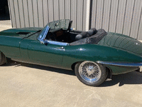 Image 2 of 10 of a 1970 JAGUAR XK-E