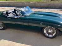 Image 3 of 10 of a 1970 JAGUAR XK-E