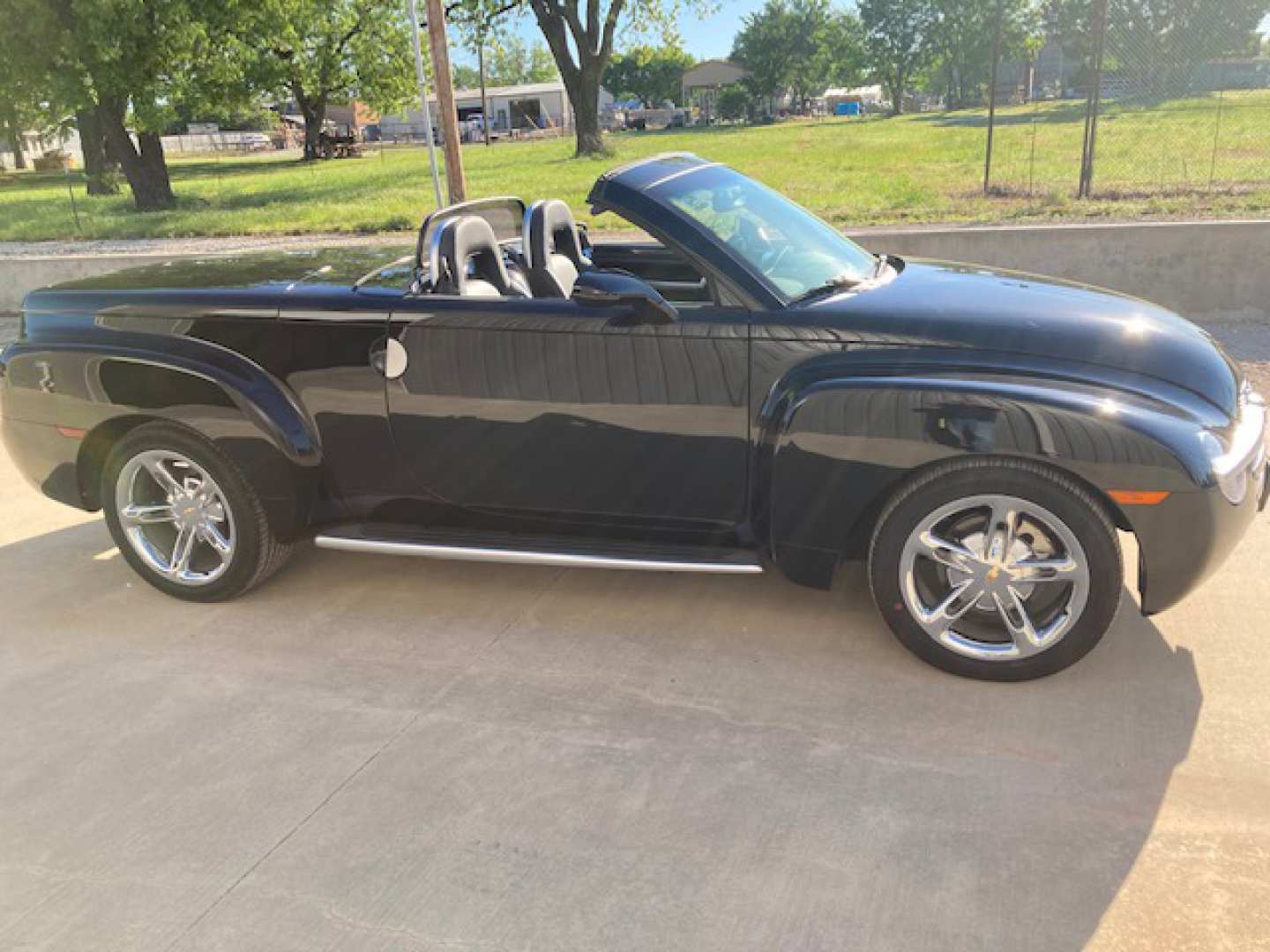 1st Image of a 2005 CHEVROLET SSR