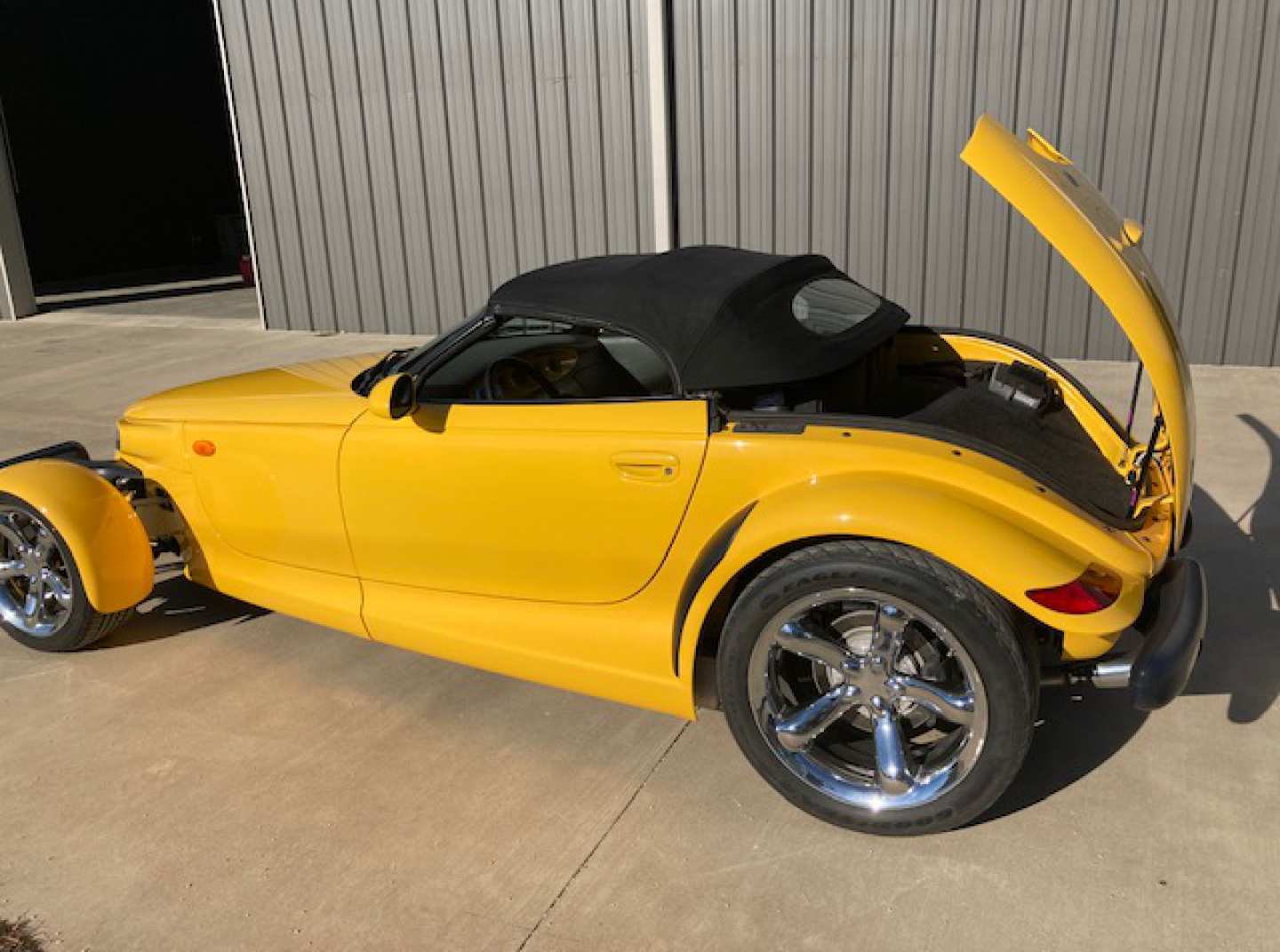 2nd Image of a 2000 PLYMOUTH PROWLER