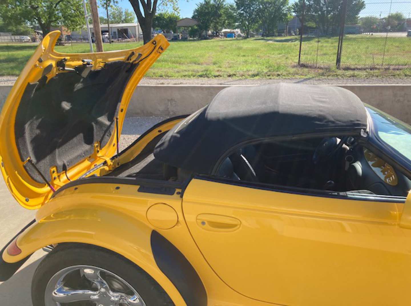 4th Image of a 2000 PLYMOUTH PROWLER