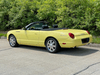 Image 6 of 9 of a 2002 FORD THUNDERBIRD