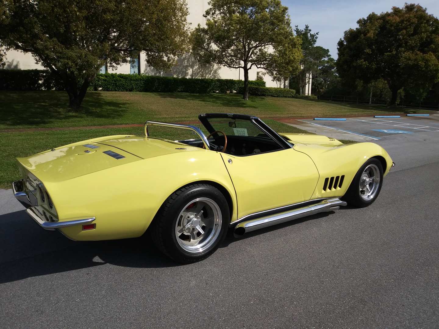 1st Image of a 1968 CHEVROLET CORVETTE