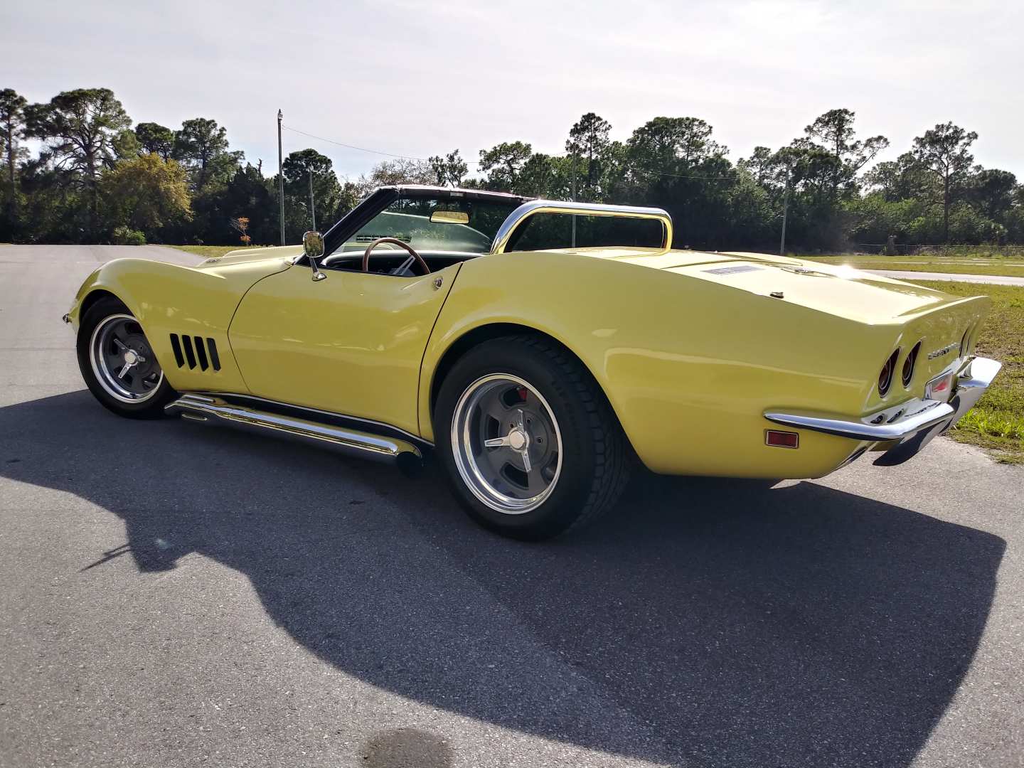 2nd Image of a 1968 CHEVROLET CORVETTE