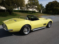 Image 2 of 14 of a 1968 CHEVROLET CORVETTE