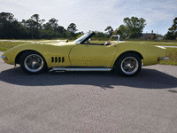 Image 7 of 14 of a 1968 CHEVROLET CORVETTE