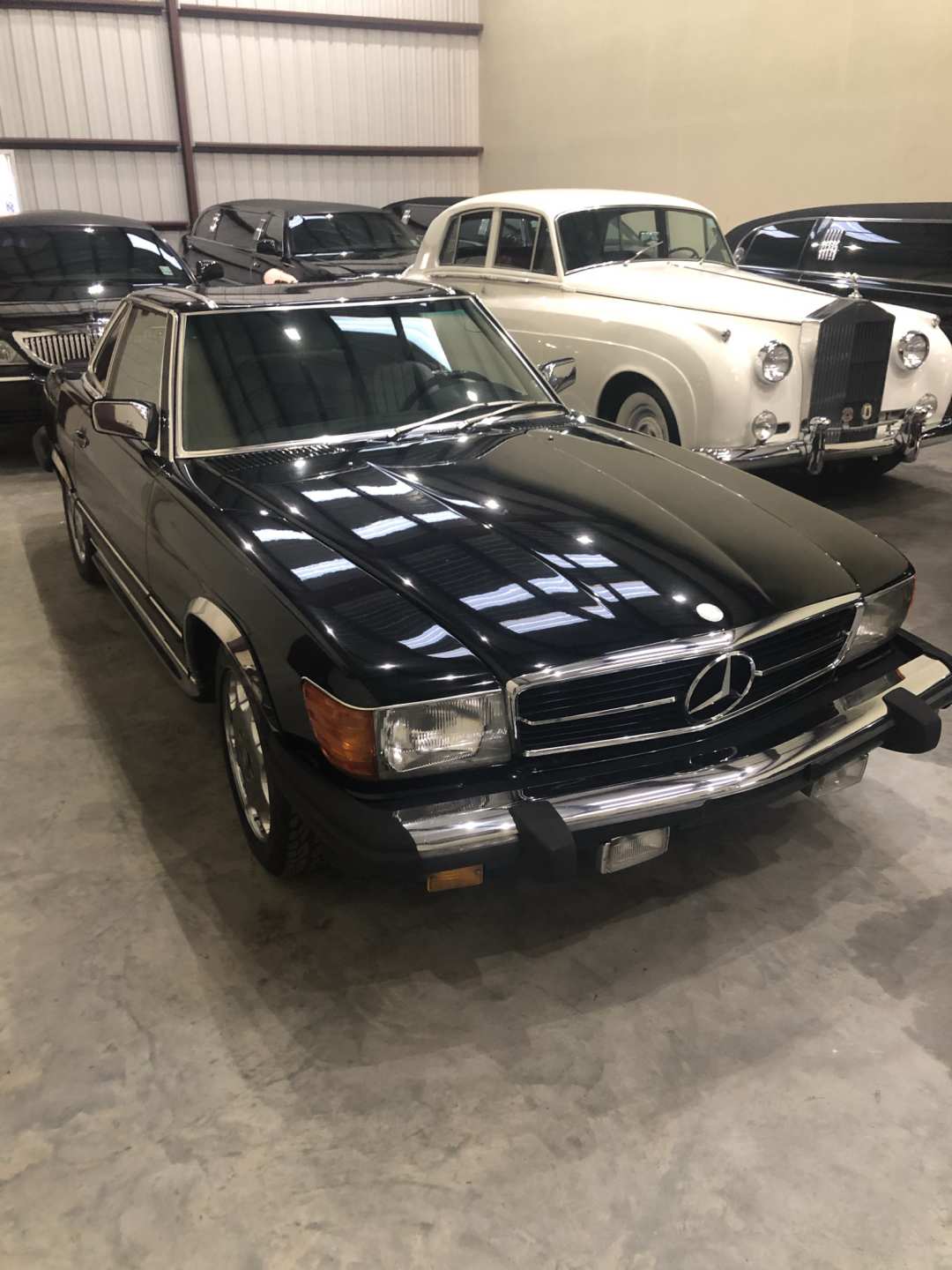 2nd Image of a 1986 MERCEDES-BENZ 560 560SL