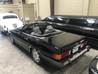 Image 6 of 9 of a 1986 MERCEDES-BENZ 560 560SL