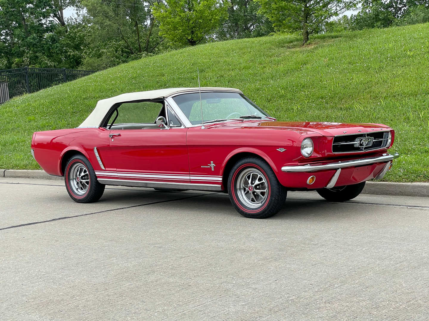 1st Image of a 1965 FORD MUSTANG