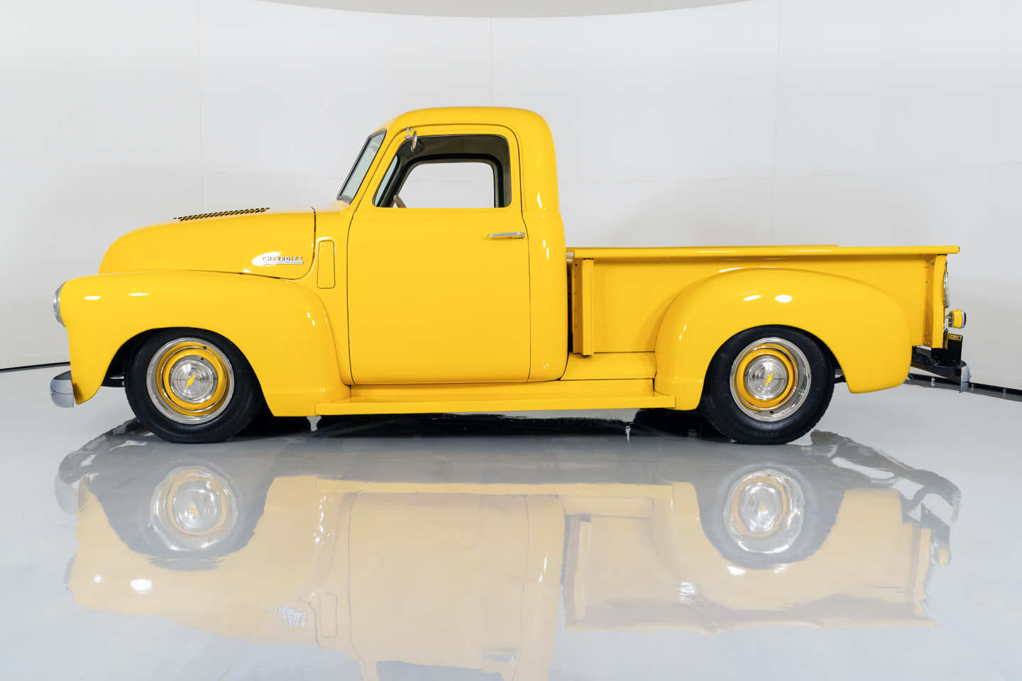 2nd Image of a 1948 CHEVROLET C-SERIES