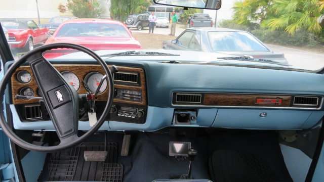 3rd Image of a 1976 CHEVROLET BLAZER