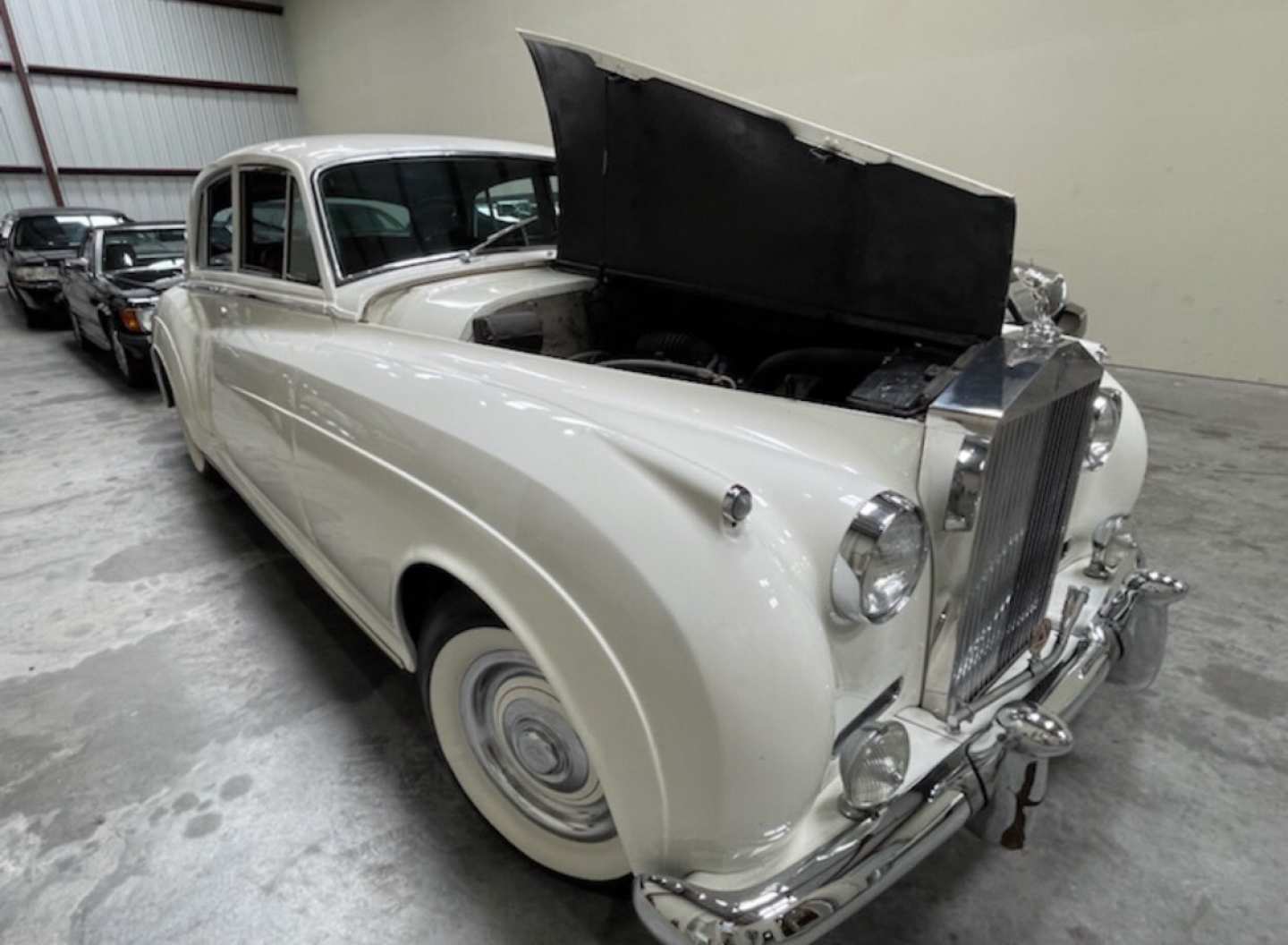 3rd Image of a 1960 ROLLS ROYCE SILVER CLOUD II