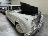 Image 4 of 12 of a 1960 ROLLS ROYCE SILVER CLOUD II