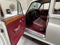 Image 6 of 12 of a 1960 ROLLS ROYCE SILVER CLOUD II