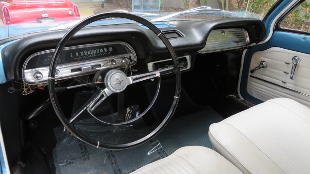 4th Image of a 1963 CHEVROLET CORVAIR