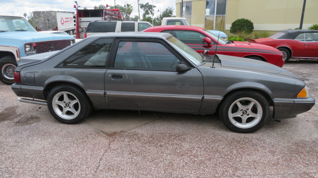 2nd Image of a 1991 FORD MUSTANG LX
