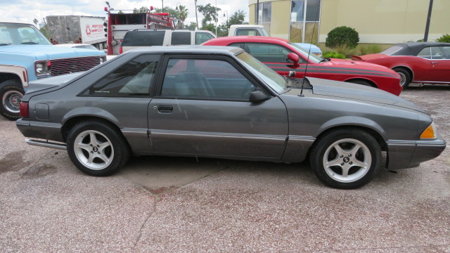 2nd Image of a 1991 FORD MUSTANG LX