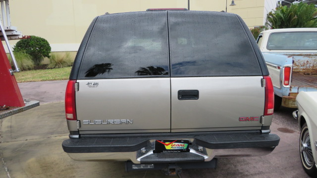 14th Image of a 1999 GMC SUBURBAN C1500