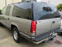 Image 16 of 17 of a 1999 GMC SUBURBAN C1500