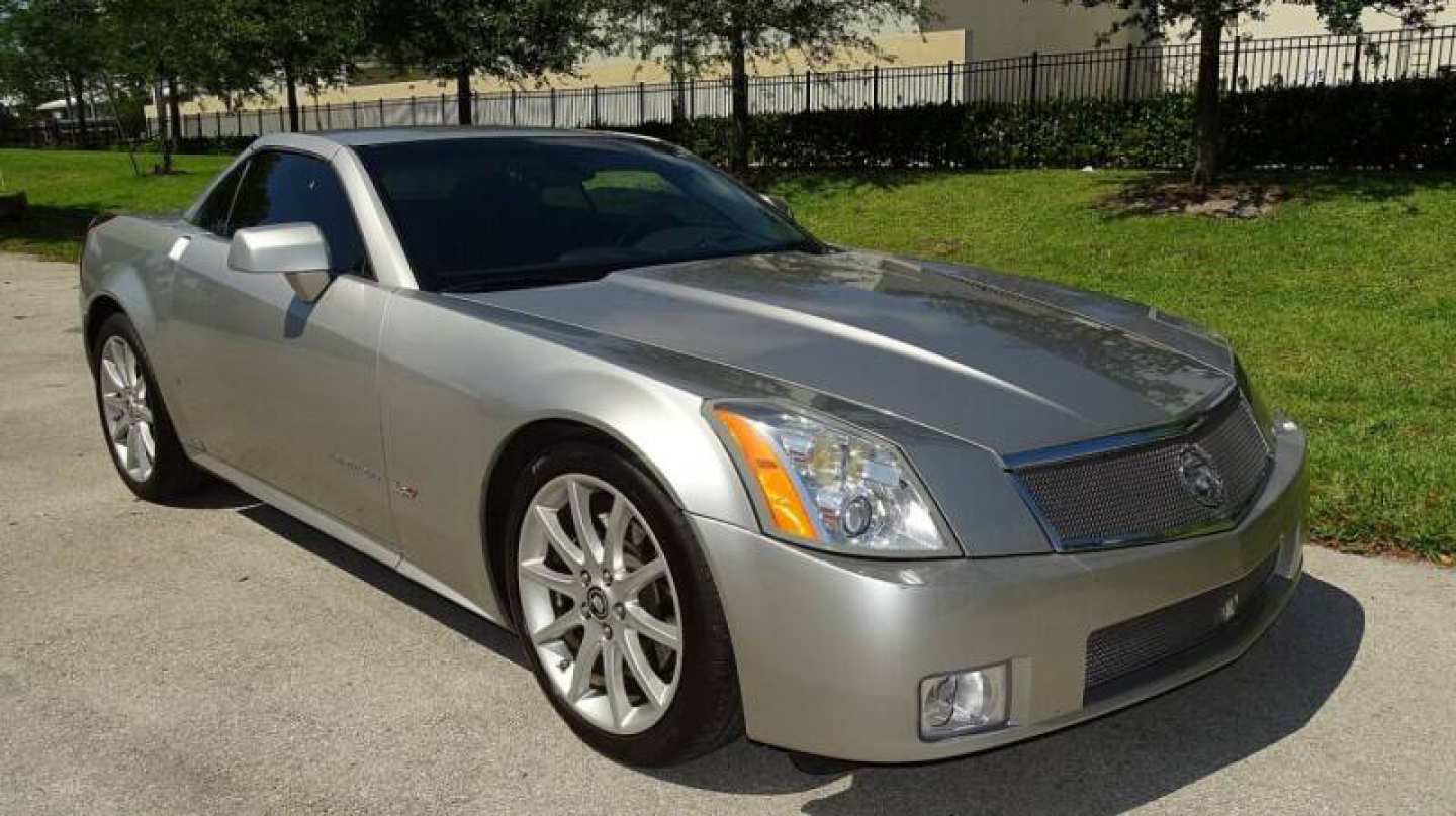 2nd Image of a 2007 CADILLAC XLR-V