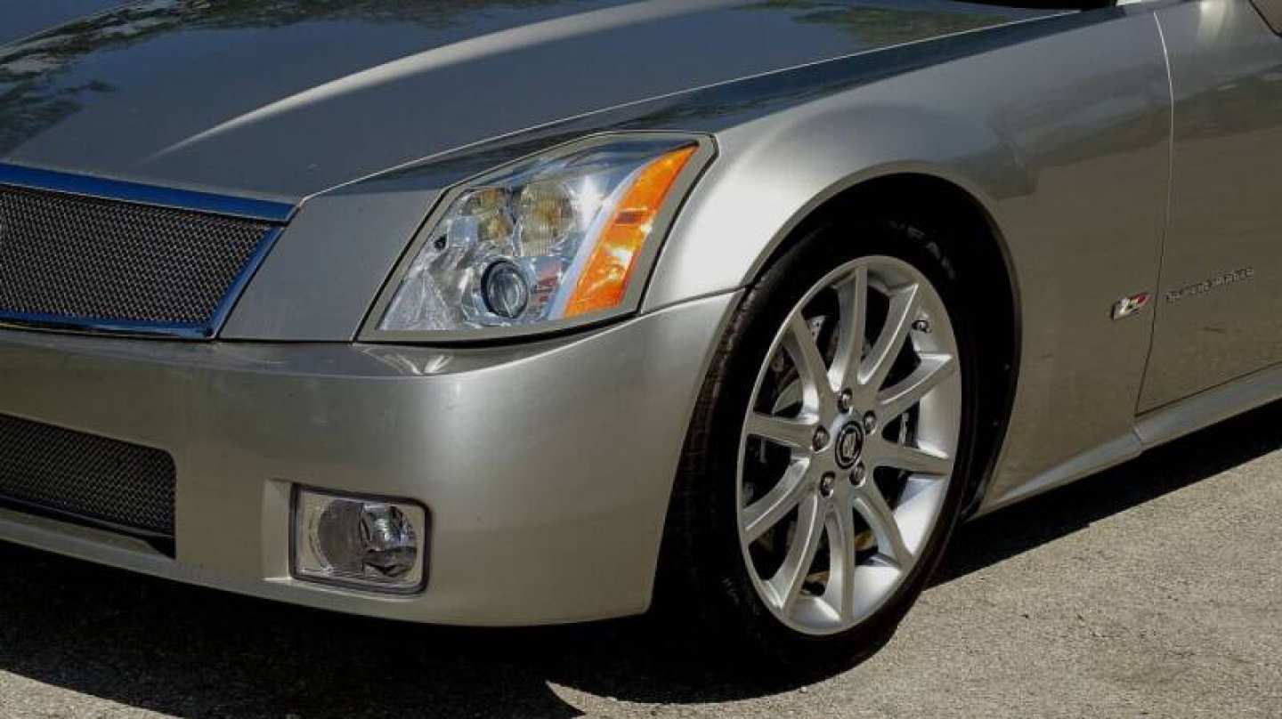 5th Image of a 2007 CADILLAC XLR-V