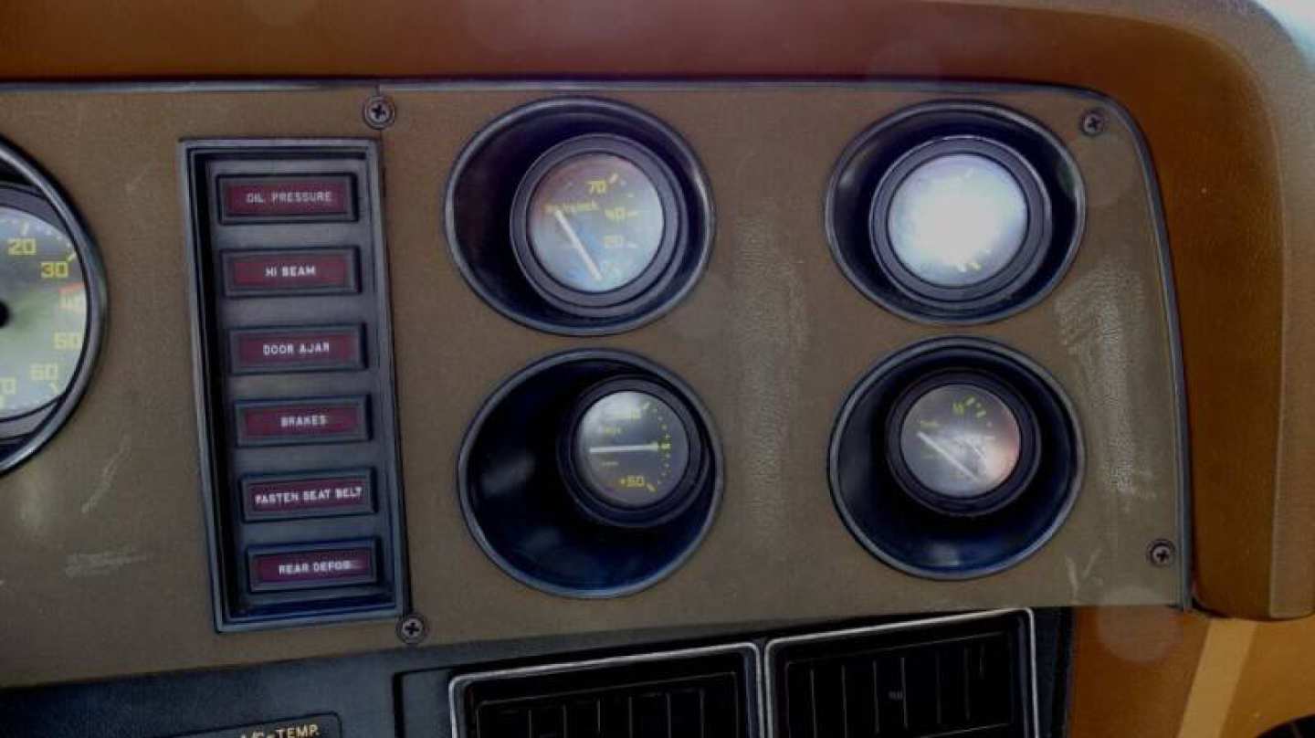 34th Image of a 1975 BRICKLIN SV1