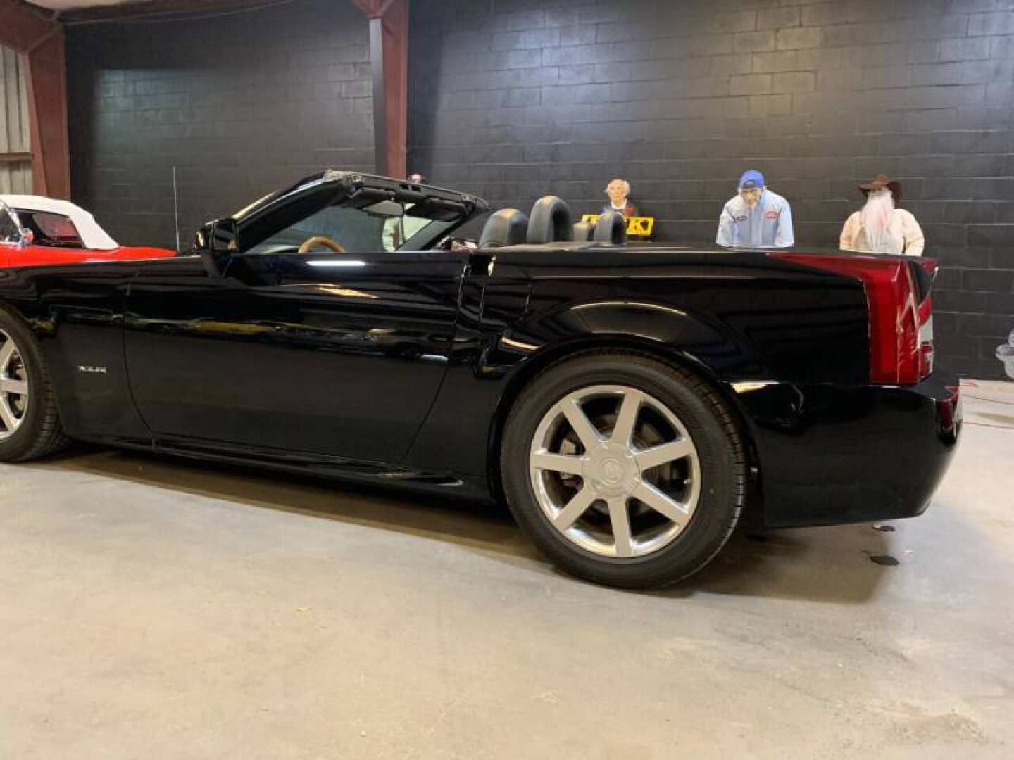 5th Image of a 2004 CADILLAC XLR ROADSTER