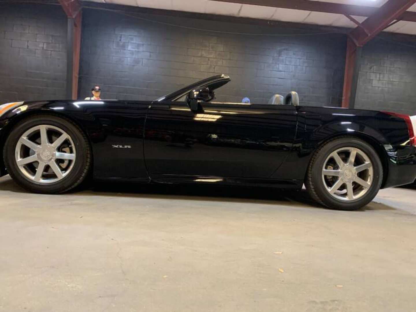 6th Image of a 2004 CADILLAC XLR ROADSTER