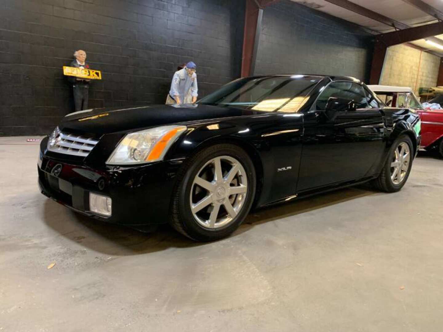 7th Image of a 2004 CADILLAC XLR ROADSTER