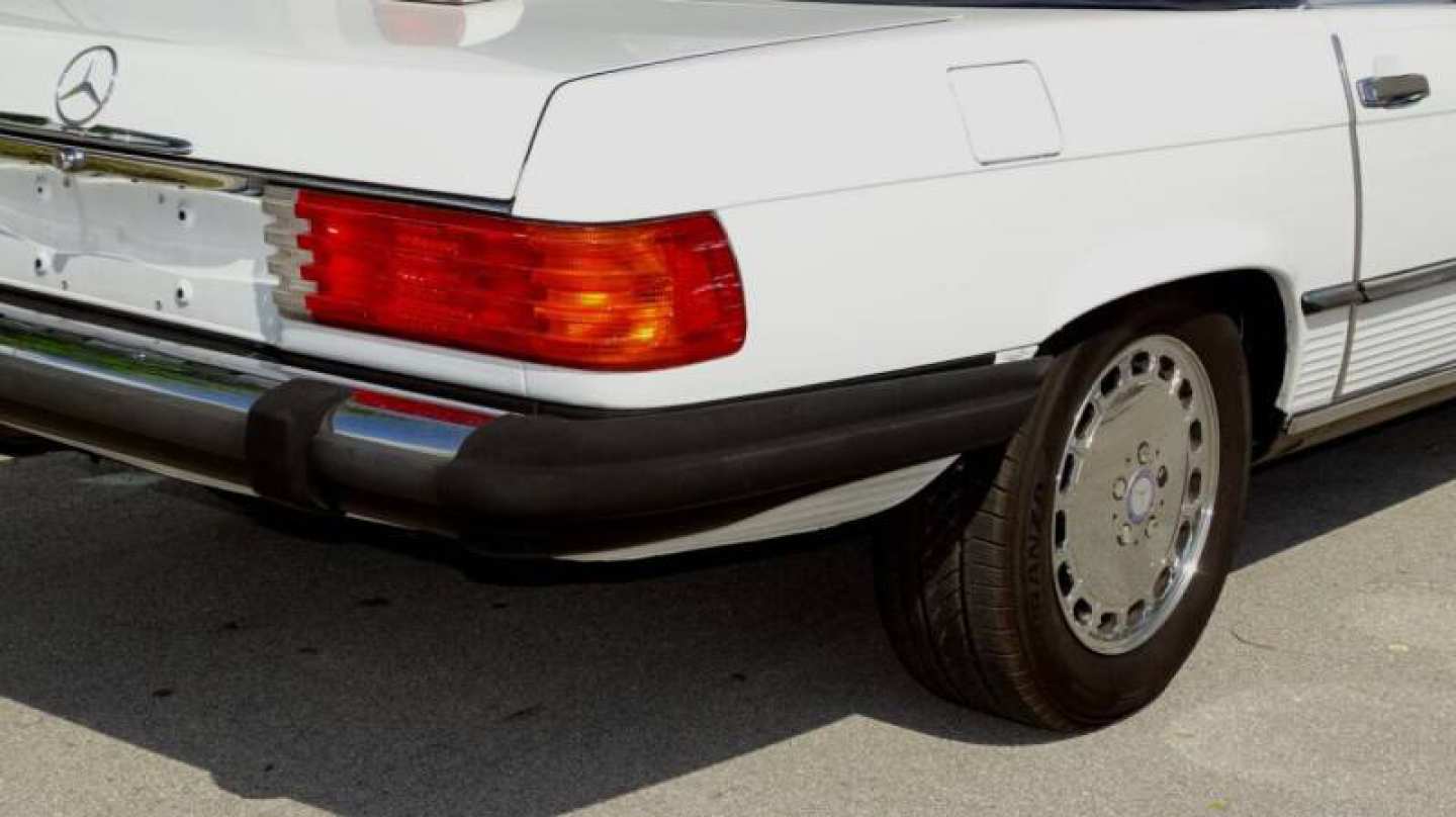 10th Image of a 1987 MERCEDES-BENZ 560 560SL