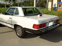 Image 7 of 52 of a 1987 MERCEDES-BENZ 560 560SL