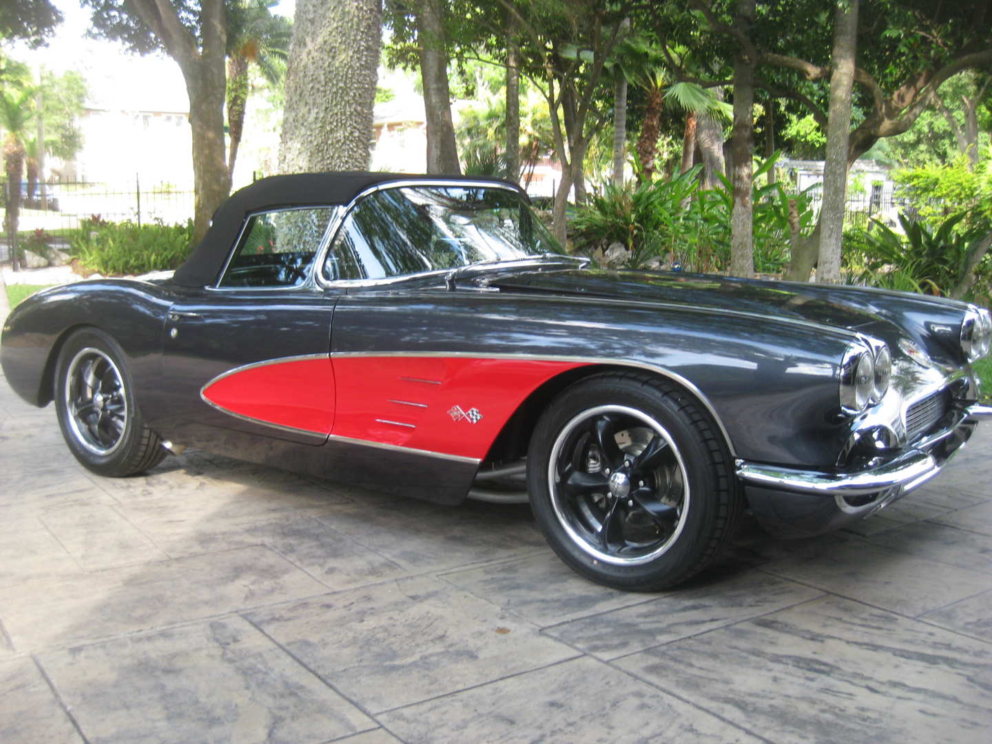 1st Image of a 1960 CHEVROLET CORVETTE