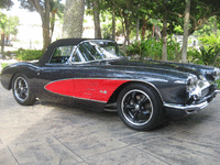 Image 2 of 24 of a 1960 CHEVROLET CORVETTE