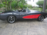 Image 6 of 24 of a 1960 CHEVROLET CORVETTE