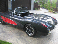 Image 9 of 24 of a 1960 CHEVROLET CORVETTE