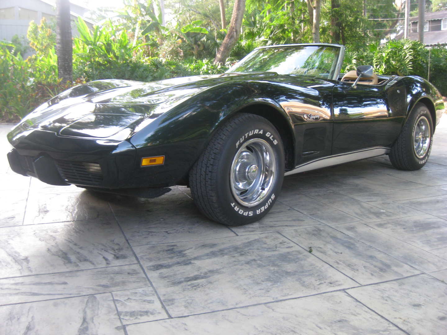 1st Image of a 1975 CHEVROLET CORVETTE