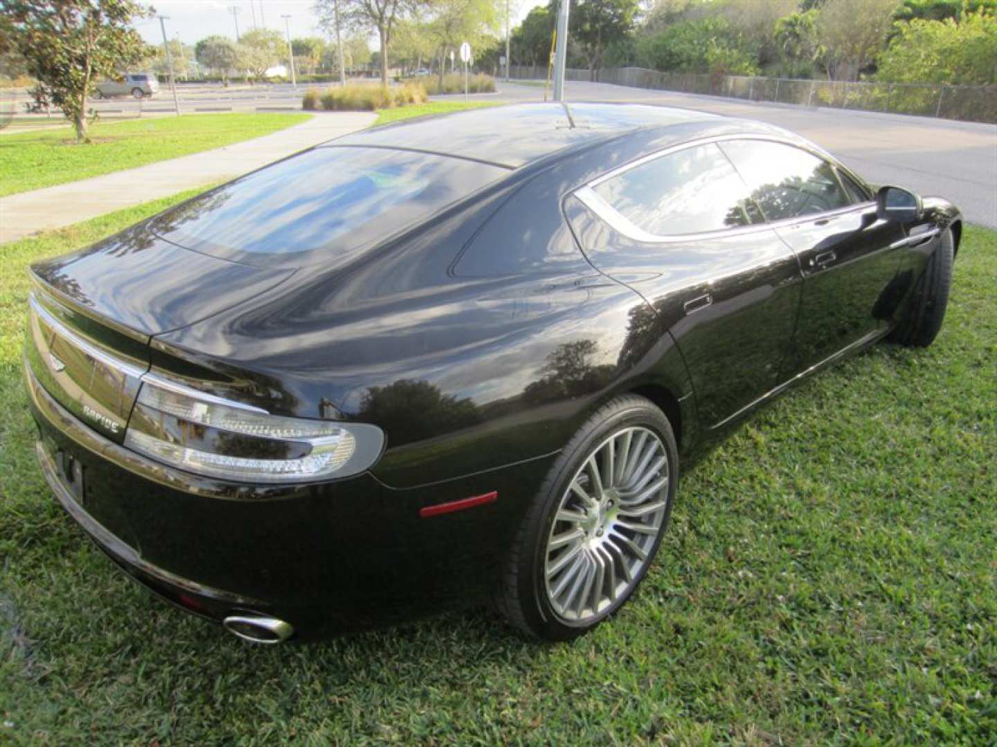1st Image of a 2011 ASTON MARTIN RAPIDE