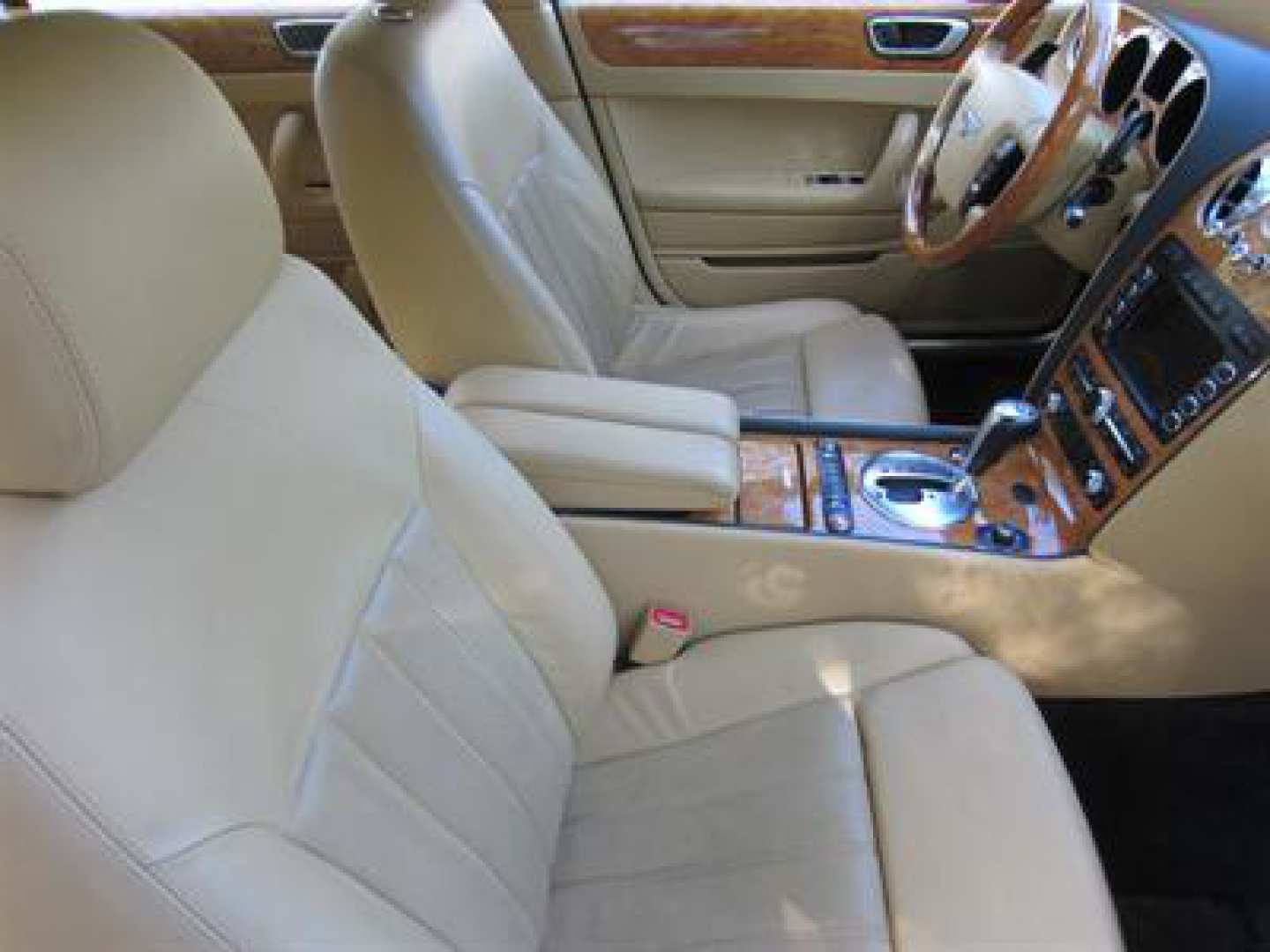 12th Image of a 2009 BENTLEY CONTINENTAL FLYING SPUR