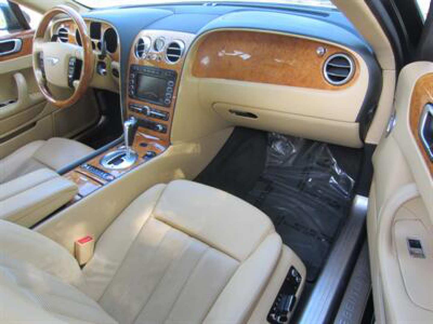 13th Image of a 2009 BENTLEY CONTINENTAL FLYING SPUR