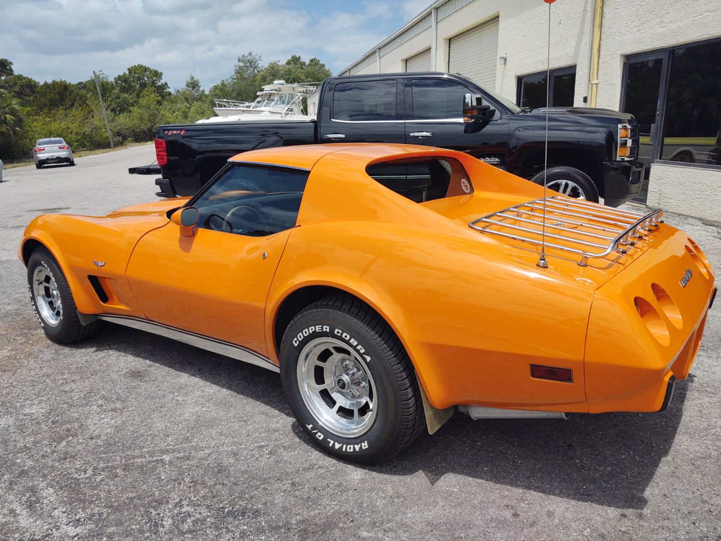 3rd Image of a 1977 CHEVROLET CORVETTE